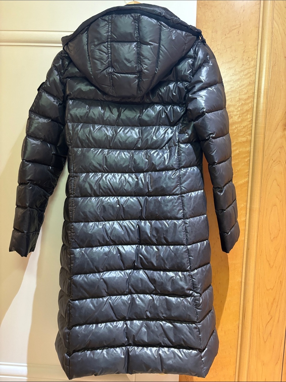 Moncler Laquer Women's Long Quilted Puffer Coat - Picture 5 of 5